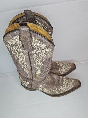 Corral Teen Embroidery Western Boots • Size Youth 4.5 or Women’s 5.5/6